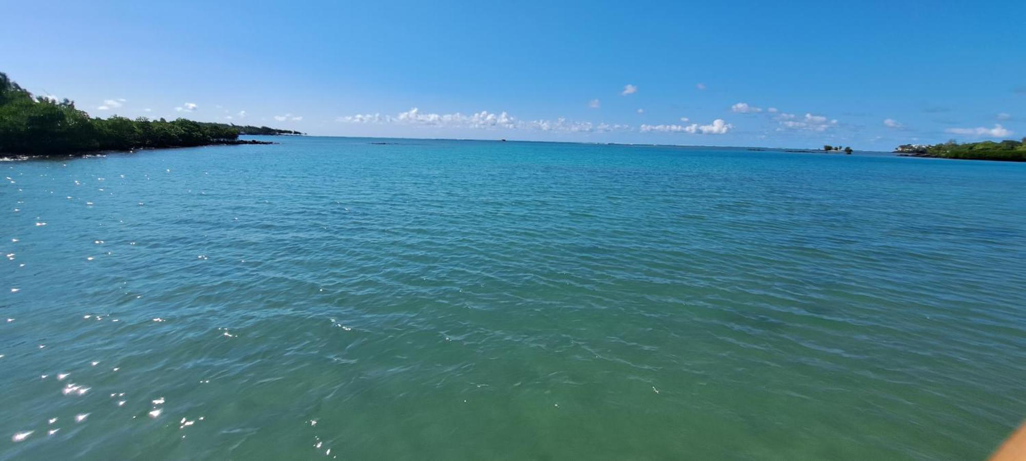 Clair De Lune - Private 2 Bedrooms Beachfront Villa Trou d'Eau Douce Exterior photo